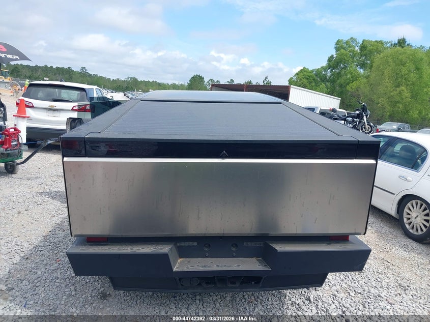 2026 Tesla Cybertruck Premium All-Wheel Drive VIN: 7G2CEHED0TA087827 Lot: 44742392