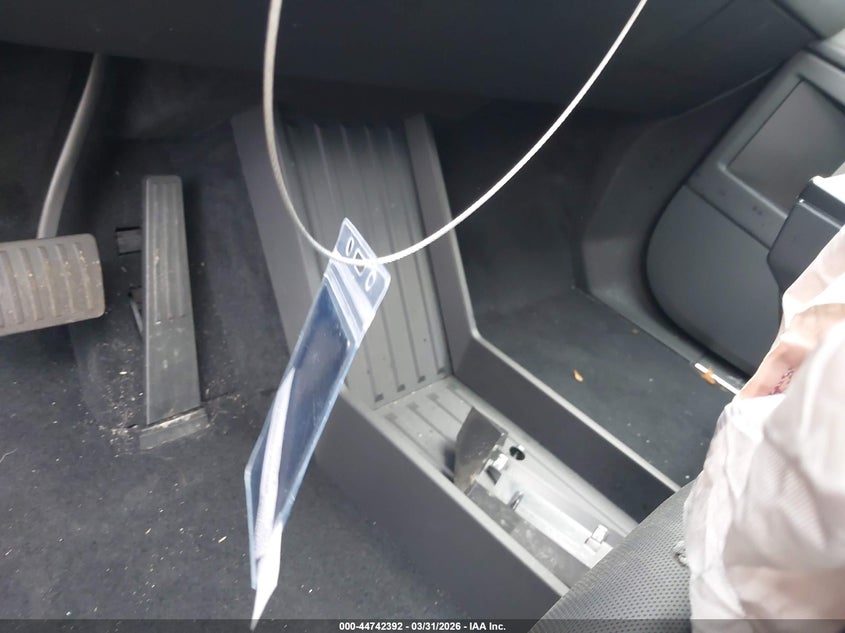 2026 Tesla Cybertruck Premium All-Wheel Drive VIN: 7G2CEHED0TA087827 Lot: 44742392