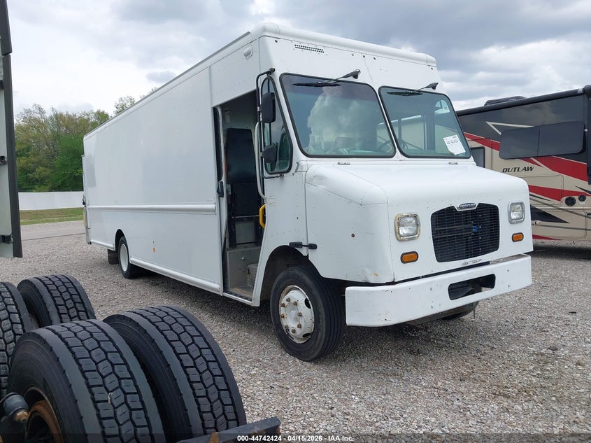 2012 FREIGHTLINER CHASSIS M LINE WALK-IN VAN