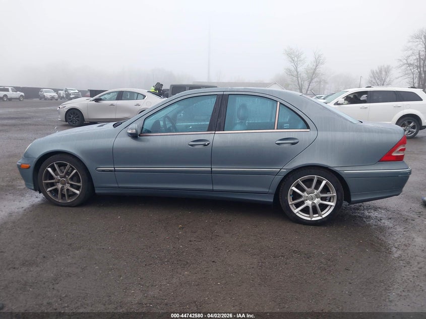 2004 Mercedes-Benz C 230 Kompressor Sport/Sport VIN: WDBRF40J94F502433 Lot: 44742580