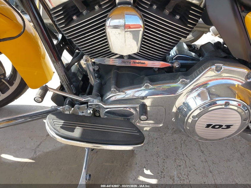 2012 Harley-Davidson Fltrx Road Glide Custom VIN: 1HD1KHM18CB647494 Lot: 44742607