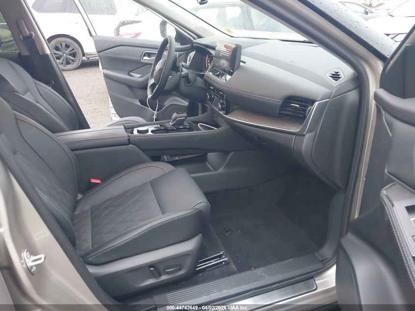 2025 Nissan Rogue Platinum Intelligent Awd