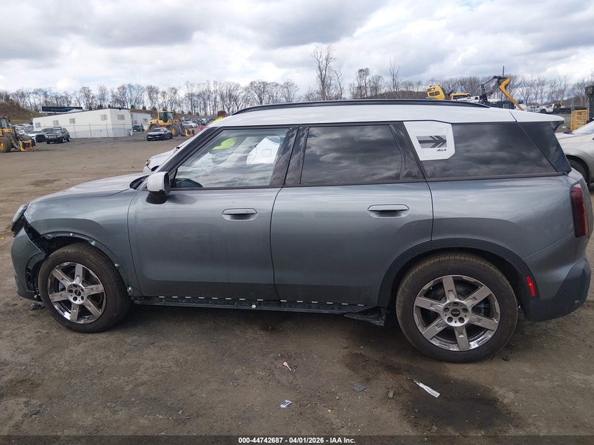 2025 Mini Countryman Cooper S VIN: WMZ23GA0XS7S68054 Lot: 44742687