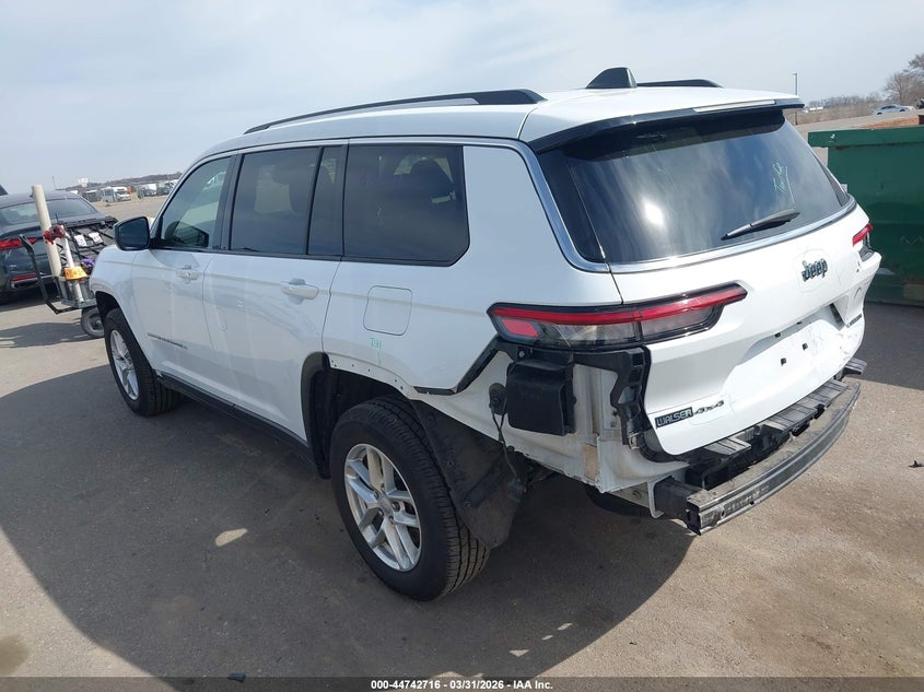 2023 Jeep Grand Cherokee L Laredo 4X4
