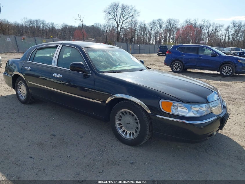 2001 Lincoln Town Car Cartier