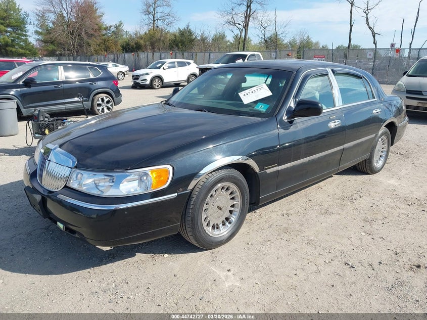 2001 Lincoln Town Car Cartier