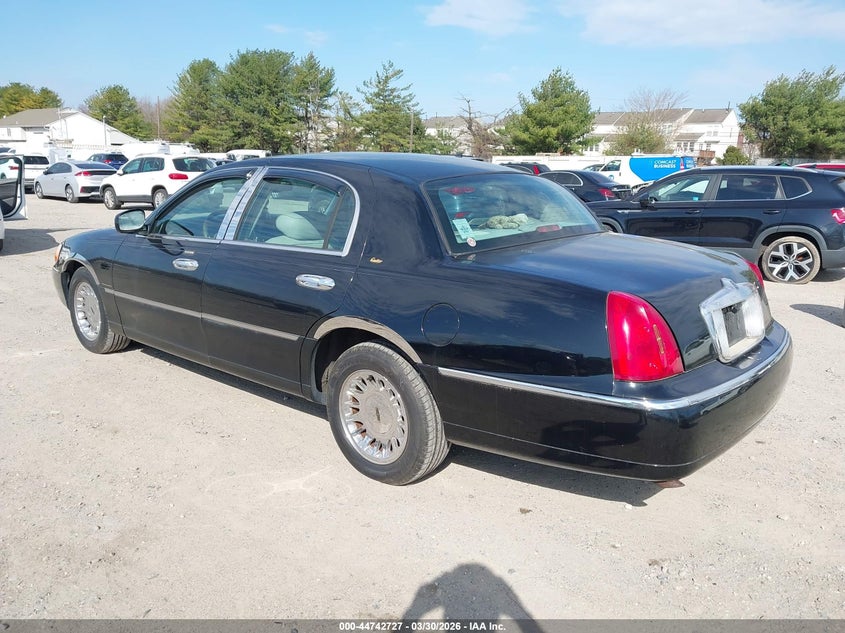 2001 Lincoln Town Car Cartier