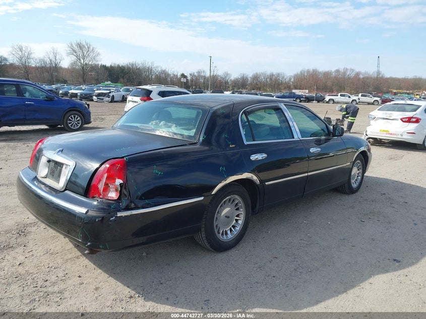 2001 Lincoln Town Car Cartier