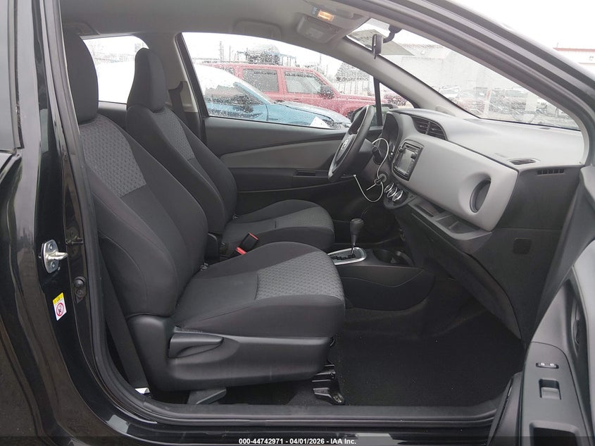 2015 Toyota Yaris L