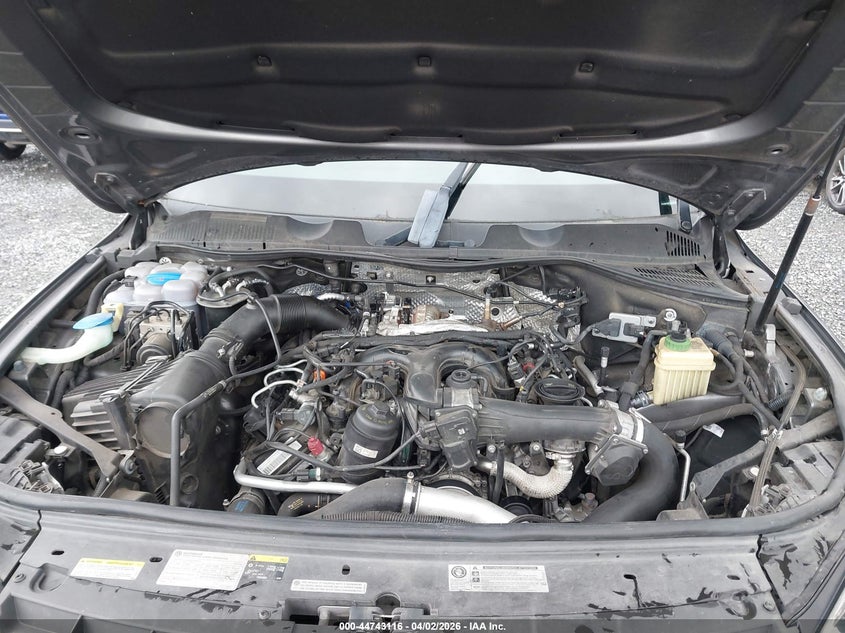 2014 Volkswagen Touareg Tdi Sport VIN: WVGEP9BP3ED002000 Lot: 44743116