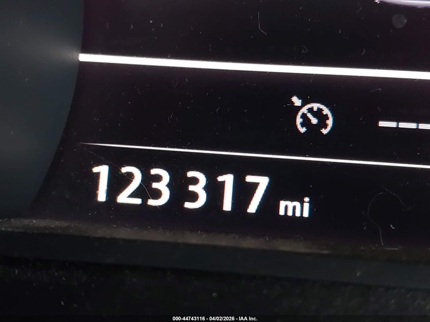 2014 Volkswagen Touareg Tdi Sport VIN: WVGEP9BP3ED002000 Lot: 44743116