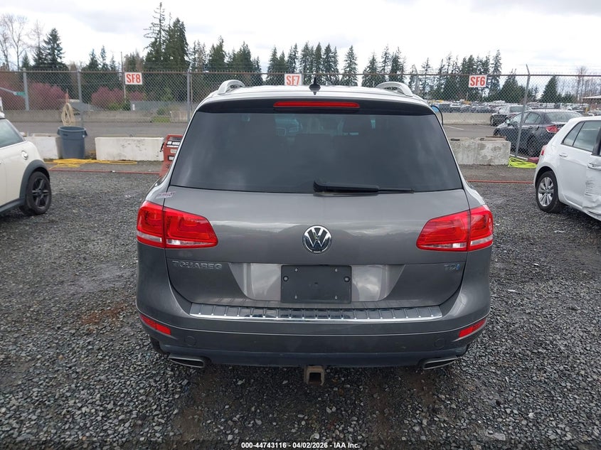 2014 Volkswagen Touareg Tdi Sport VIN: WVGEP9BP3ED002000 Lot: 44743116