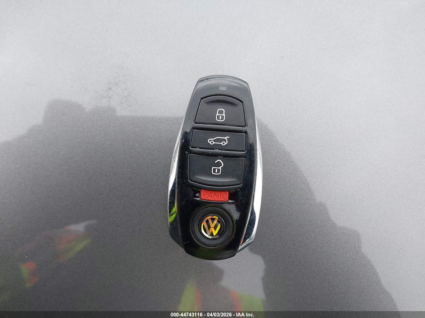 2014 Volkswagen Touareg Tdi Sport VIN: WVGEP9BP3ED002000 Lot: 44743116