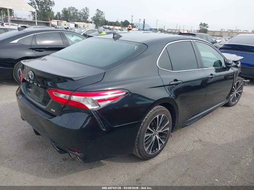 2020 Toyota Camry Se