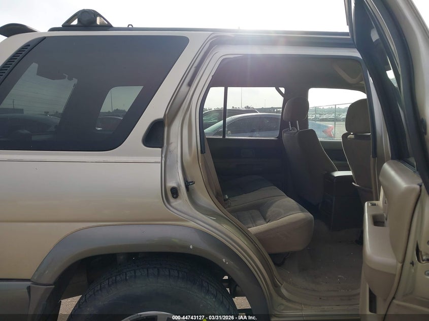 1999 Nissan Pathfinder Le/Se/Xe VIN: JN8AR07S0XW364058 Lot: 44743127