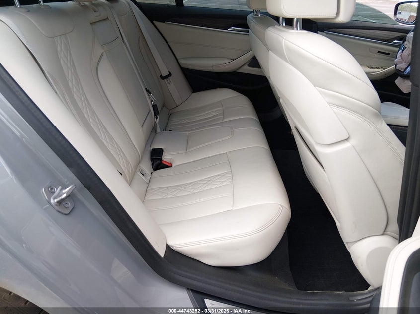 BMW M550I 2021 VIN WBA13BK00MCF52008