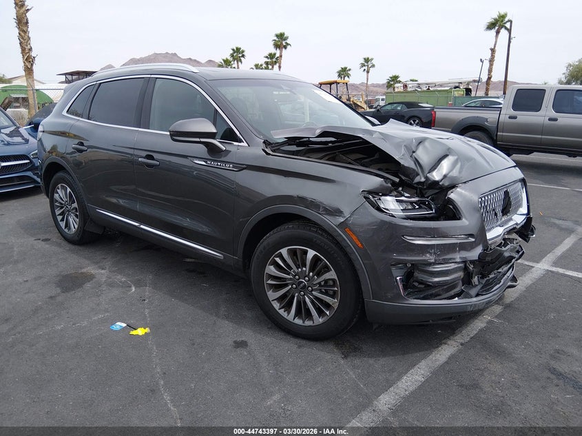2019 Lincoln Nautilus Select