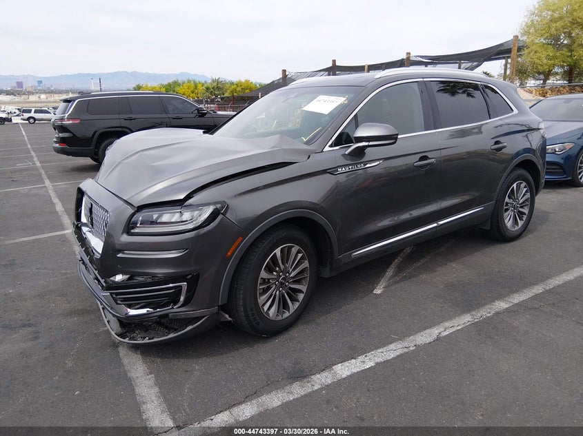 2019 Lincoln Nautilus Select