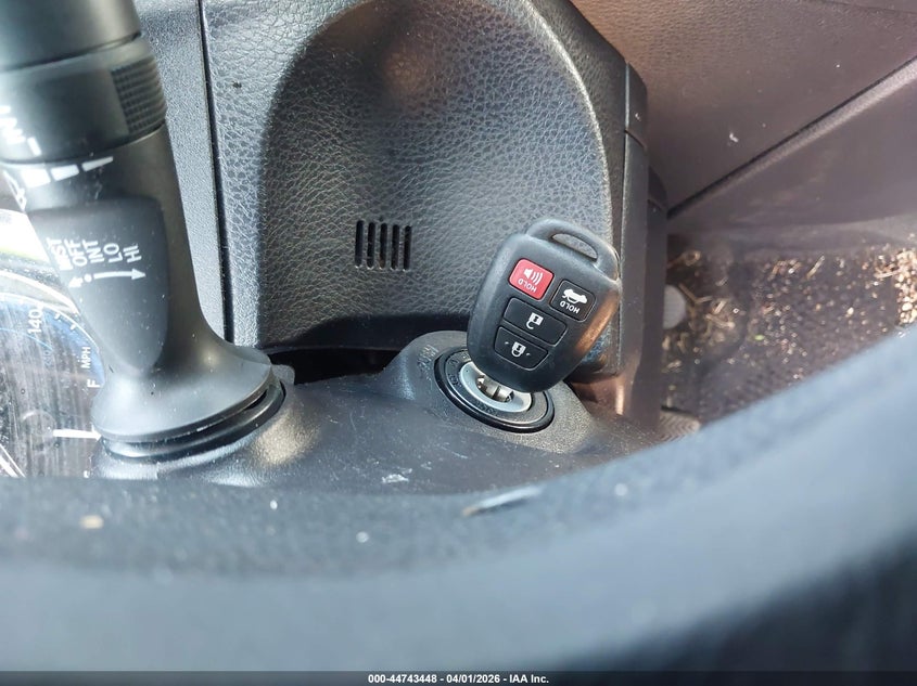 VIN 2T1BURHE8KC219184 2019 TOYOTA COROLLA LE