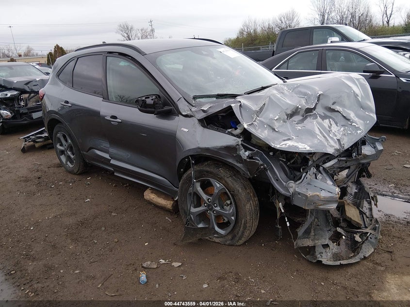 2023 Ford Escape St-Line