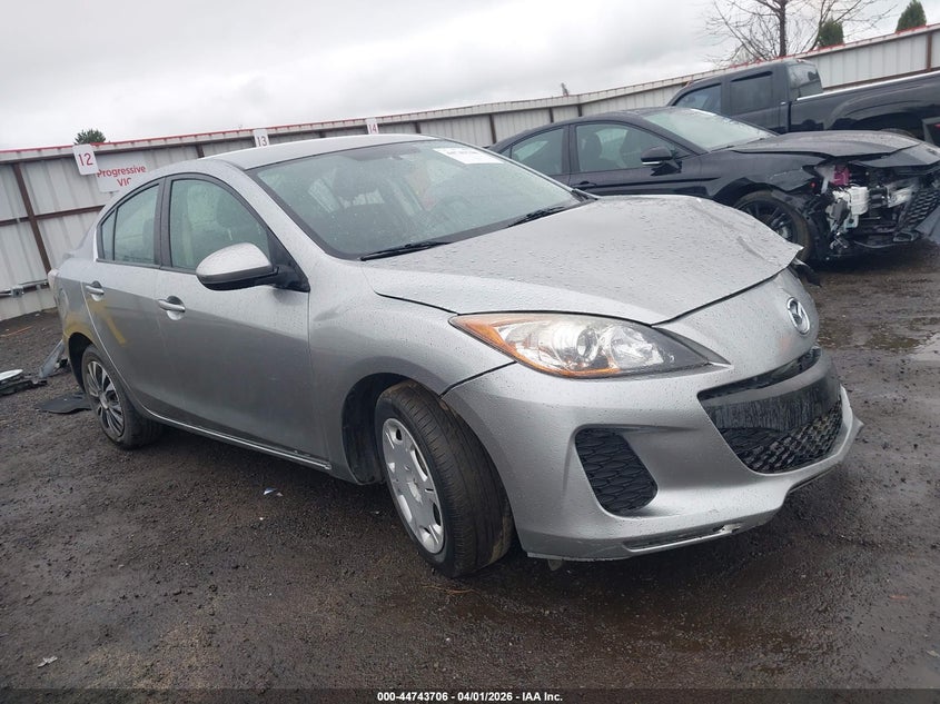 Vin: jm1bl1tg1d1842392, lot: 45240894, mazda mazda3 i sv 2013 img_1