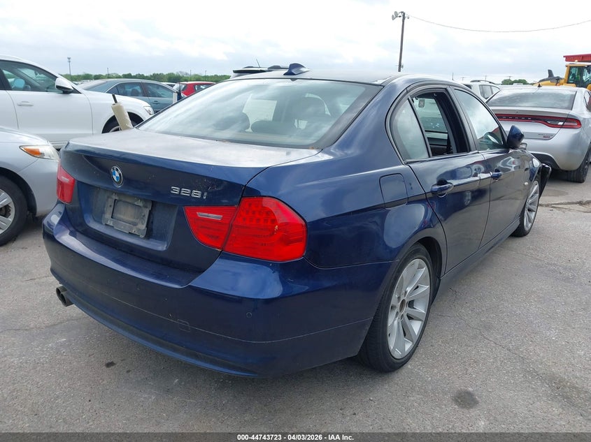 2011 BMW 328I auction photo 4