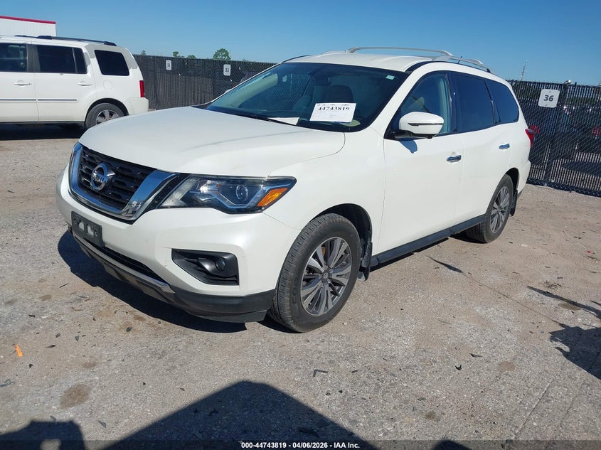 2017 Nissan Pathfinder Sl
