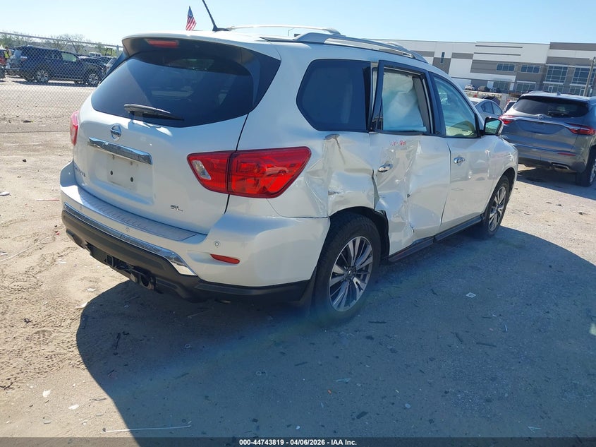 2017 Nissan Pathfinder Sl