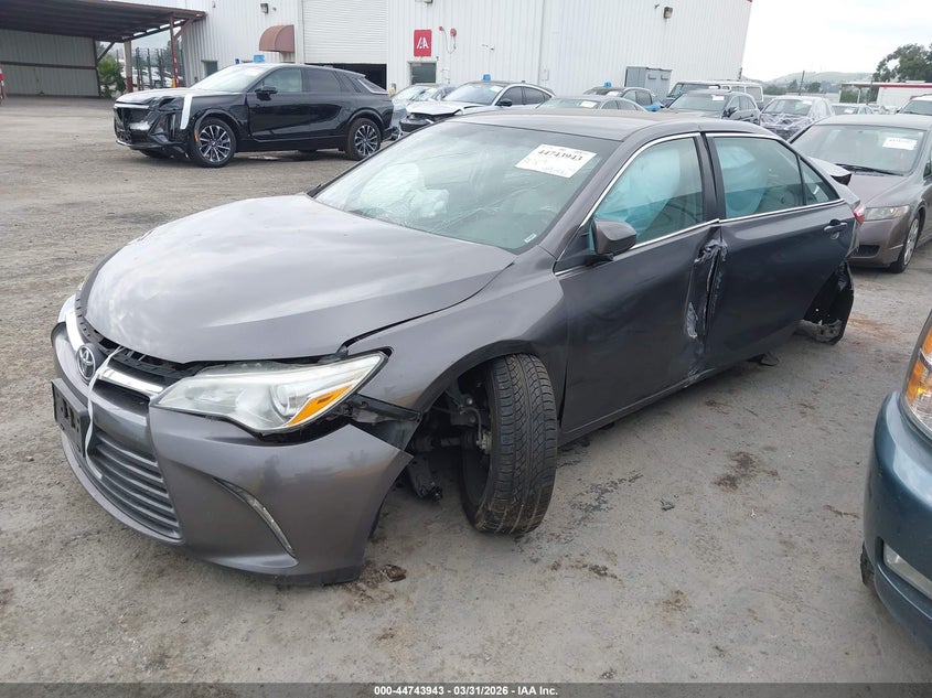 4T4BF1FKXFR452319 2015 TOYOTA CAMRY XLE photo 1