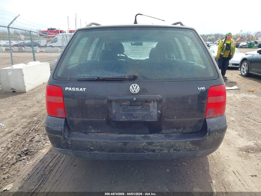 2000 Volkswagen Passat Gls V6 VIN: WVWND23B3YE324710 Lot: 44743956
