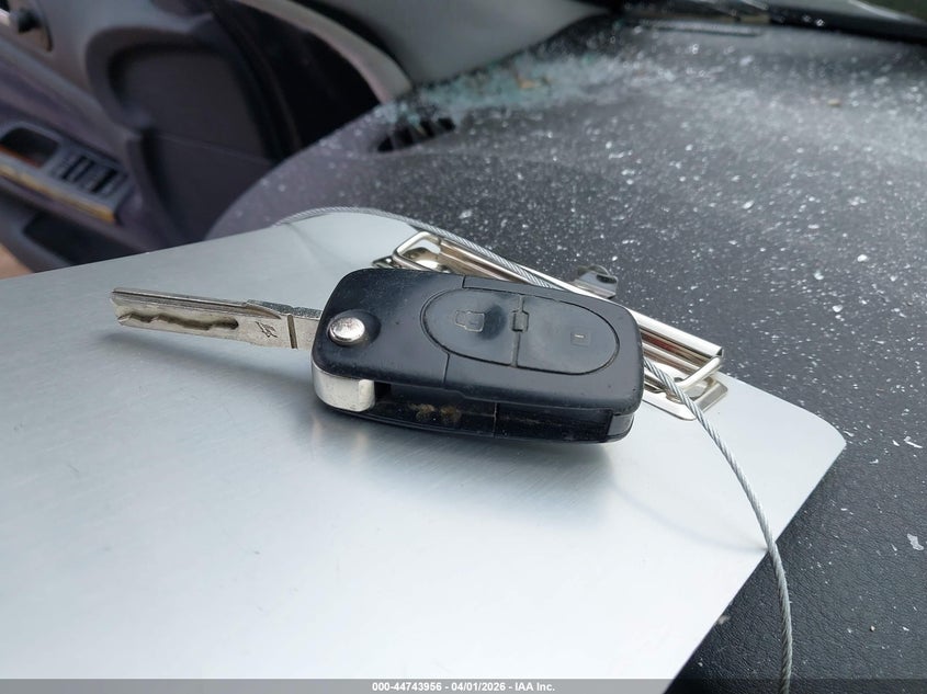 2000 Volkswagen Passat Gls V6 VIN: WVWND23B3YE324710 Lot: 44743956