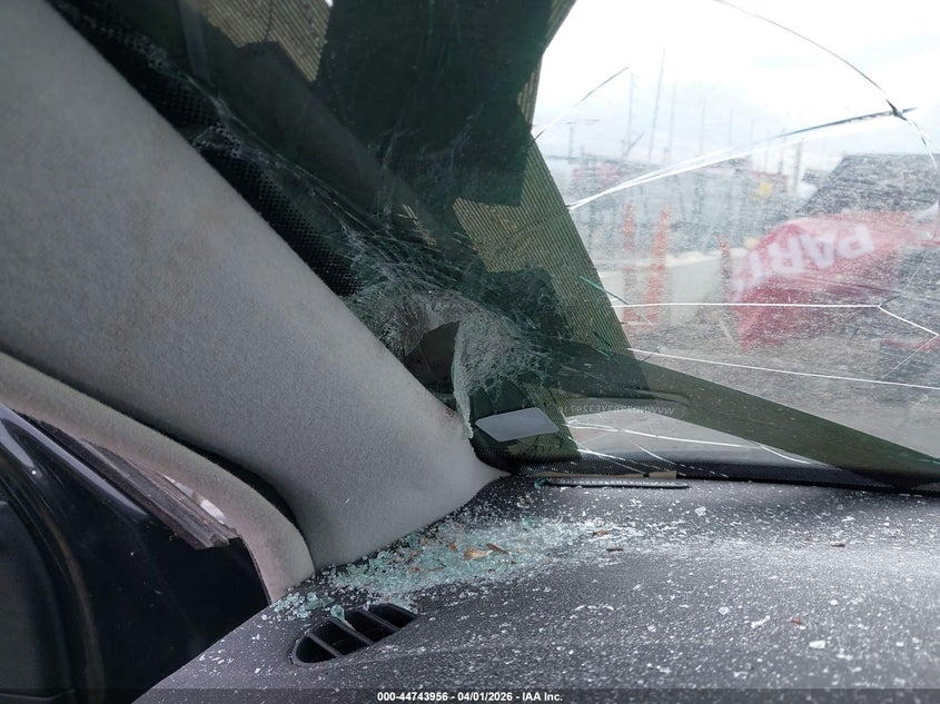 2000 Volkswagen Passat Gls V6 VIN: WVWND23B3YE324710 Lot: 44743956