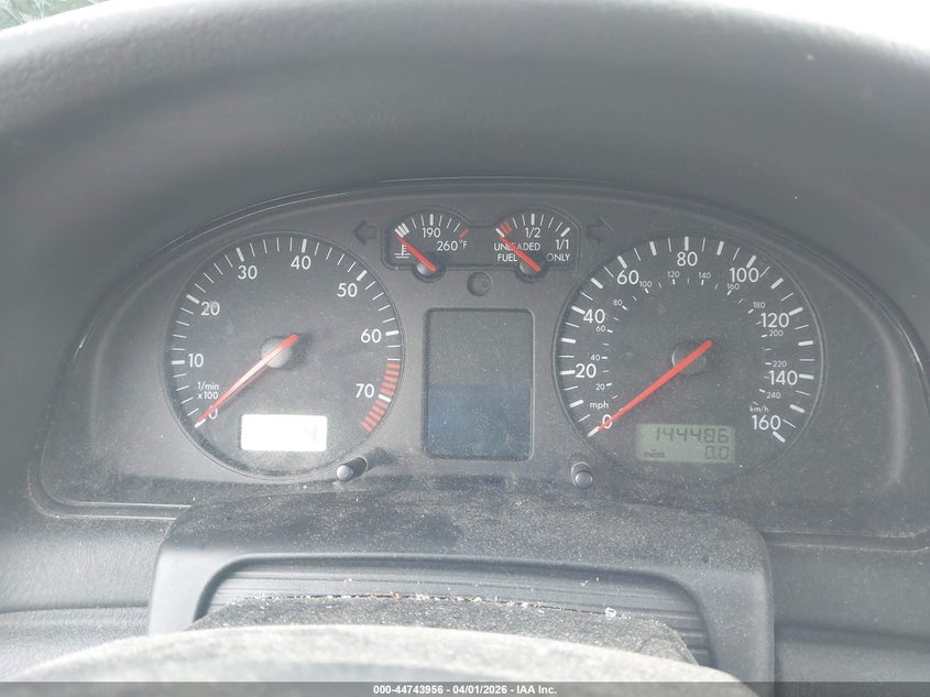 2000 Volkswagen Passat Gls V6 VIN: WVWND23B3YE324710 Lot: 44743956