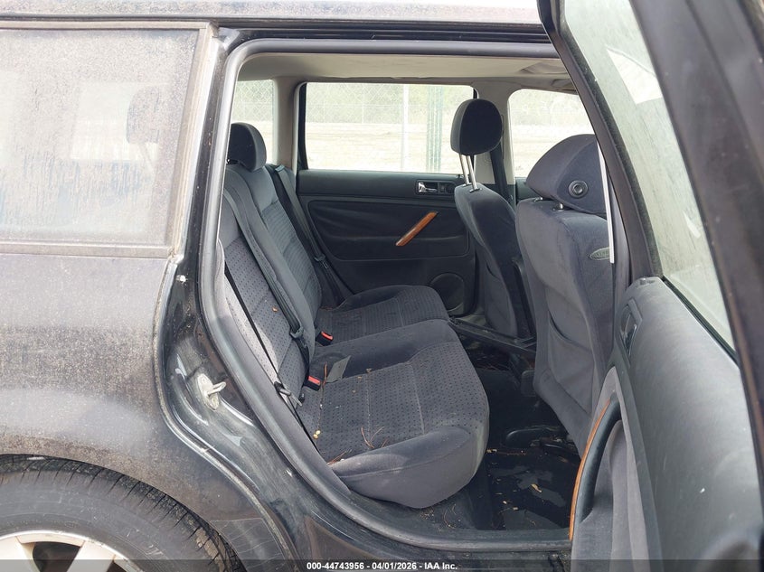 2000 Volkswagen Passat Gls V6 VIN: WVWND23B3YE324710 Lot: 44743956