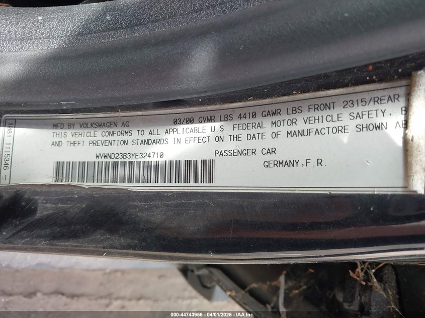 2000 Volkswagen Passat Gls V6 VIN: WVWND23B3YE324710 Lot: 44743956