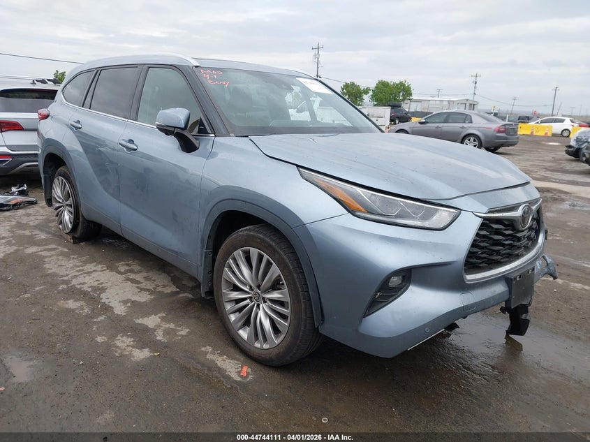 2023 Toyota Highlander Platinum