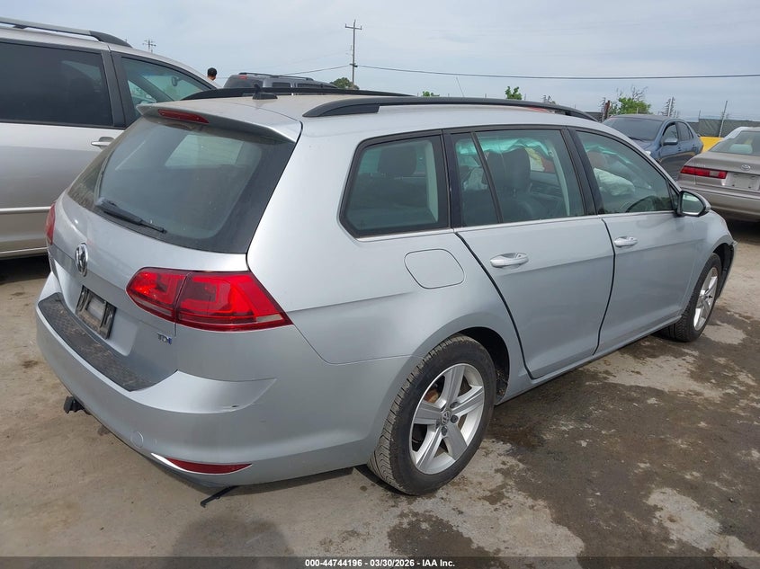 2015 Volkswagen Golf Sportwagen Tdi S 4-Door