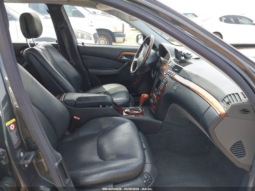 2001 Mercedes-Benz S 500 VIN: WDBNG75J21A221587 Lot: 44744236