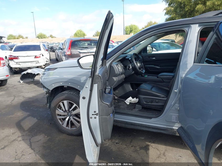 2022 Nissan Pathfinder Sl 2Wd