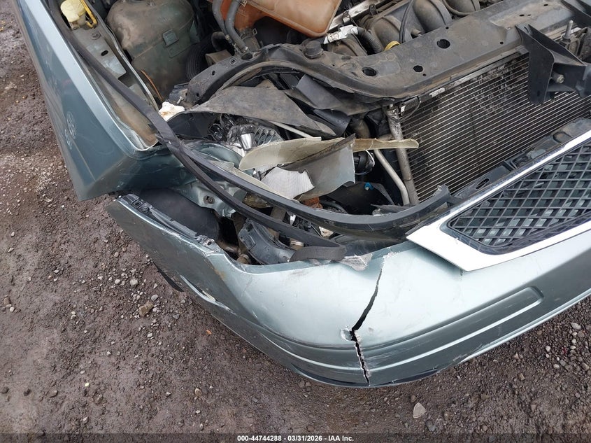 2005 FORD FOCUS auction photo 6