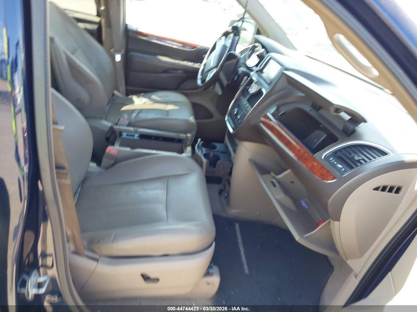 2012 Chrysler Town & Country Touring-L