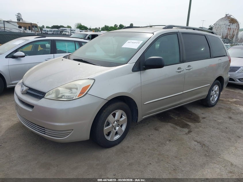 2004 Toyota Sienna Le