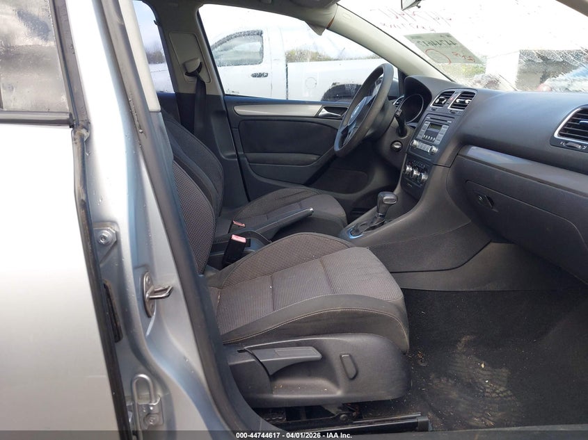 2010 Volkswagen Golf 4-Door