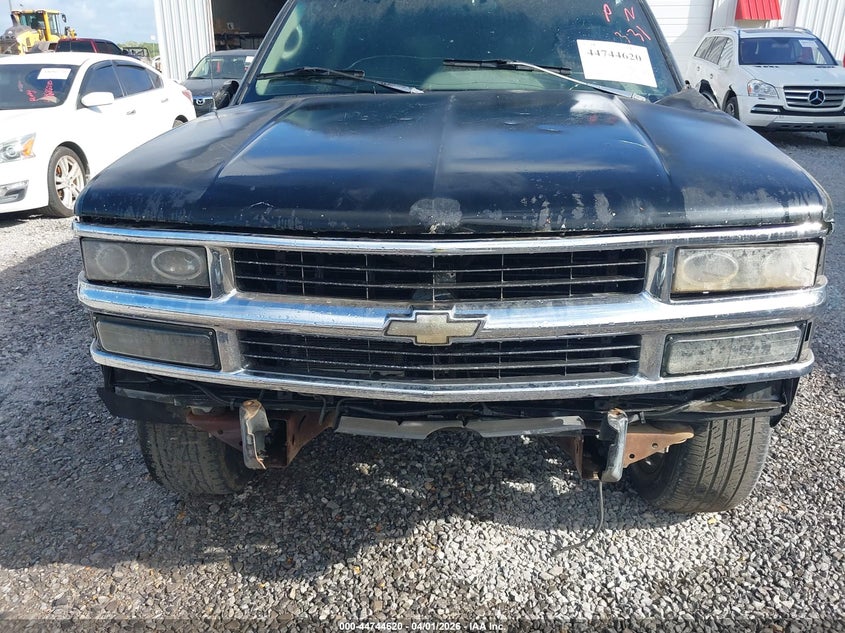 1995 Chevrolet Suburban C1500 VIN: 1GNEC16KXSJ360361 Lot: 44744620