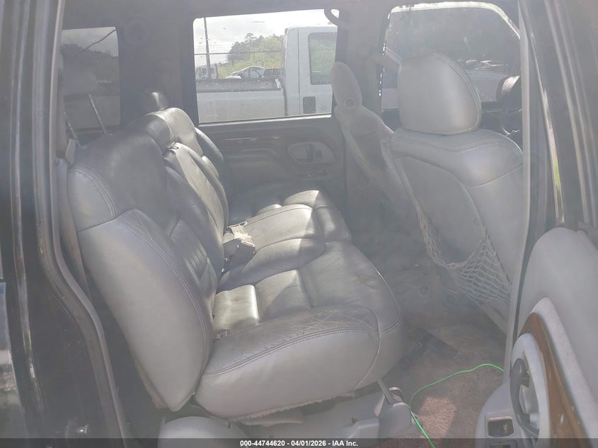 1995 Chevrolet Suburban C1500 VIN: 1GNEC16KXSJ360361 Lot: 44744620