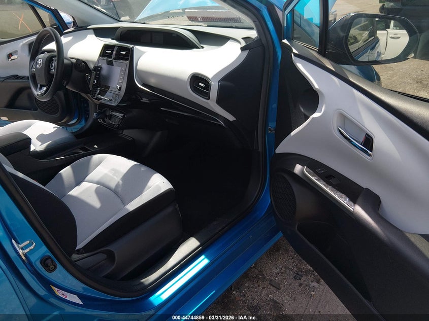 2022 Toyota Prius L