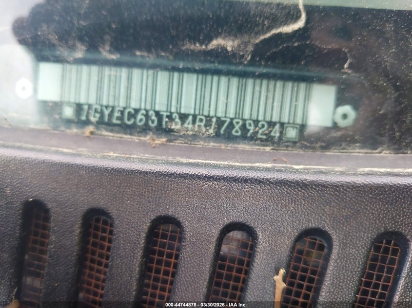 2004 Cadillac Escalade Standard VIN: 1GYEC63T34R178924 Lot: 44744878