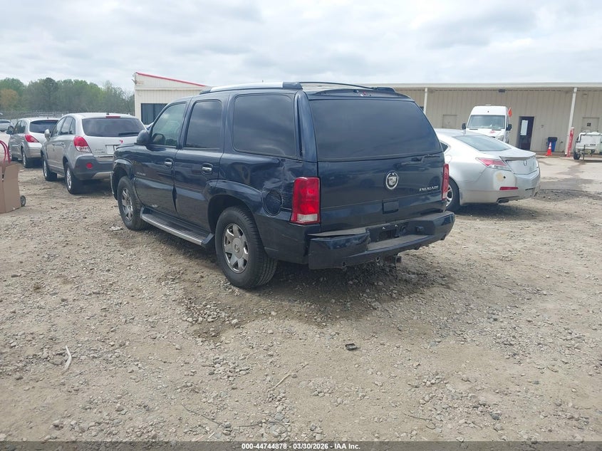 2004 Cadillac Escalade Standard