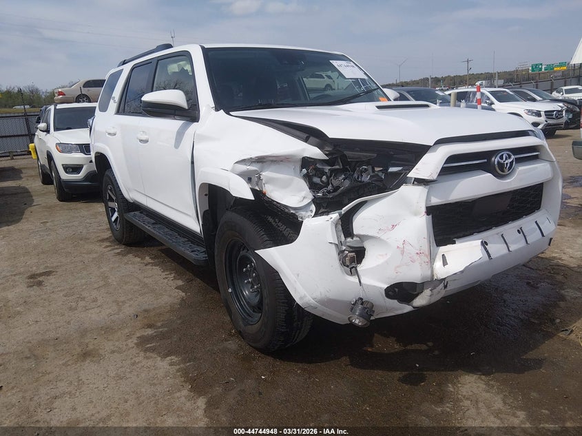 TOYOTA 4RUNNER TRD OFF ROAD 2024