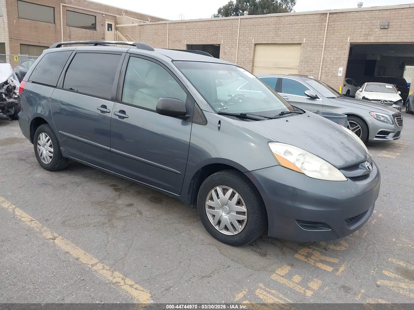 2010 Toyota Sienna Le